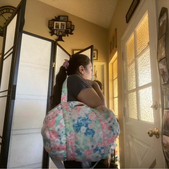 Multicolored with pastel flowers PINK duffle bag. - Picture 7 of 13